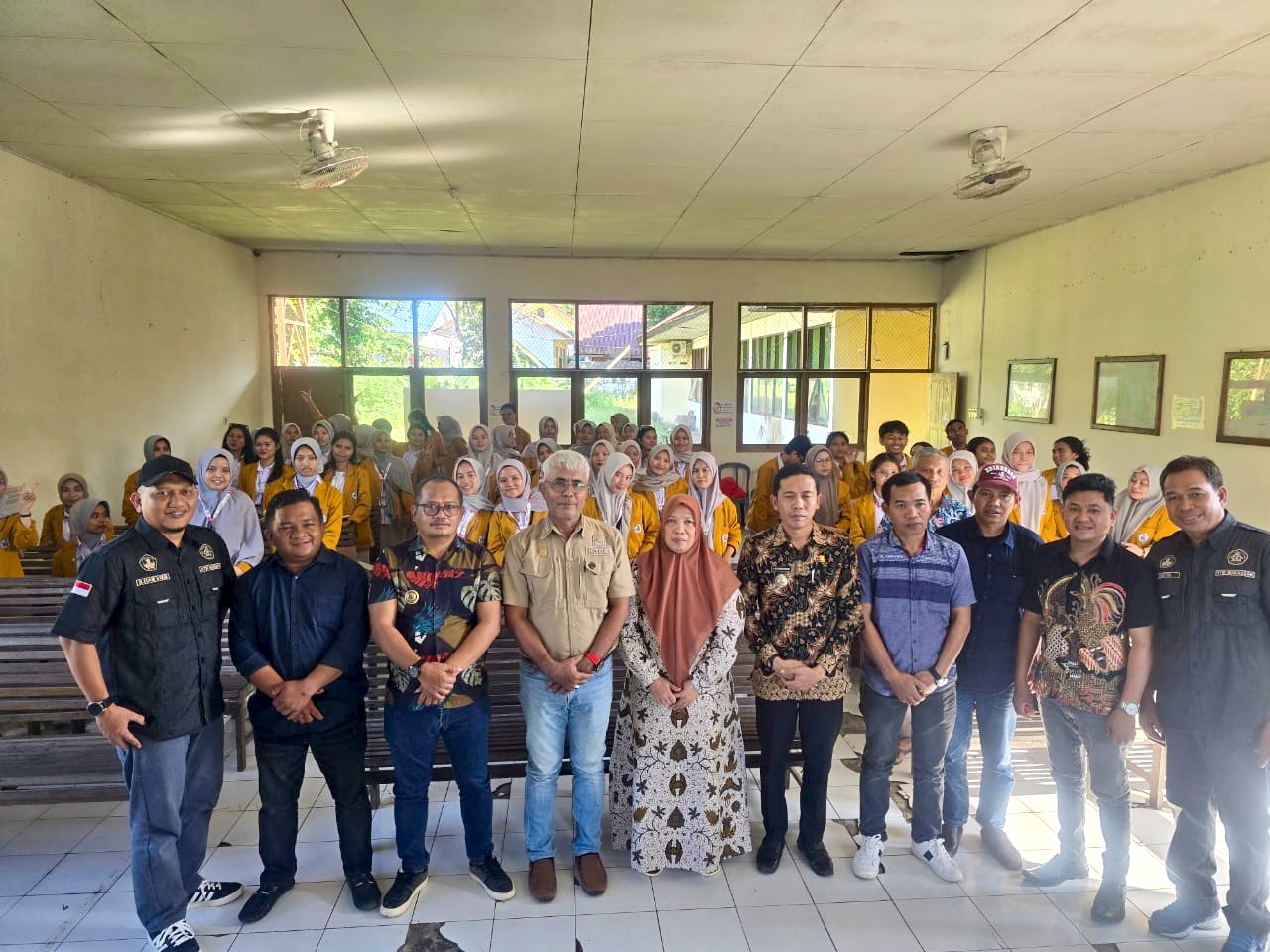 MAHASISWA PROGRAM STUDI KESEHATAN MASYARAKAT LAKSANAKAN PBL I DI KABUPATEN SINJAI