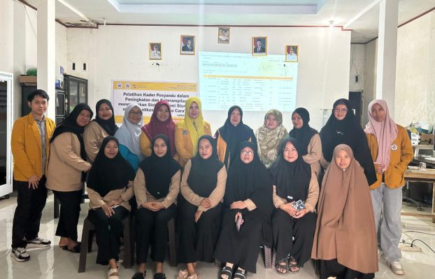 TIM PKM STIK MAKASSAR LATIH KADER POSYANDU GOWA GUNAKAN APLIKASI CARA’DE UNTUK TANGANI STUNTING