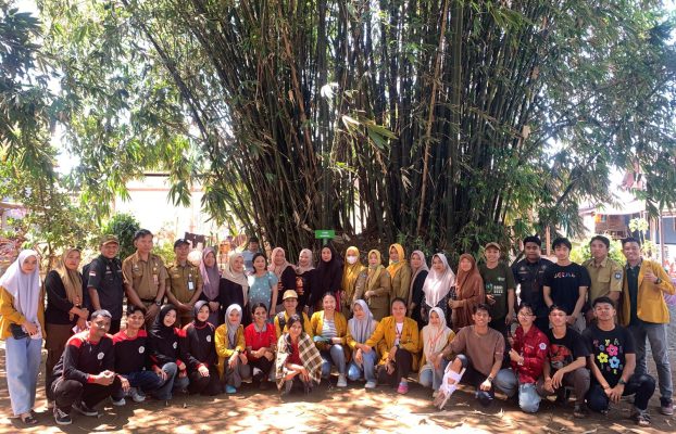 MAHASISWA PROFESI NERS STIK MAKASSAR GELAR PELATIHAN MITIGASI BENCANA BANJIR DI DESA JENEMADINGING, GOWA